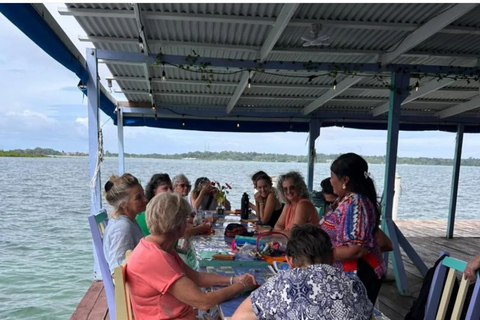 Panama City: Guna Mola Workshop with Indigenous Instructor