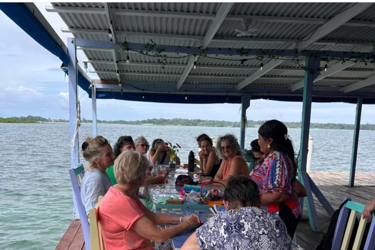 Panama City: Guna Mola Workshop with Indigenous Instructor