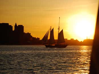 Boston: Bootsfahrt bei Sonnenuntergang Boston: Bootsfahrt bei Sonnenuntergang