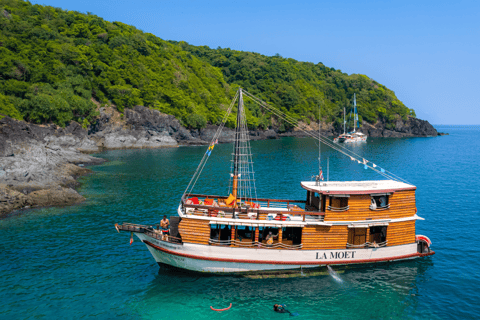 Phuket: Combinación de Sol y Puesta de Sol con Snorkel y Natación