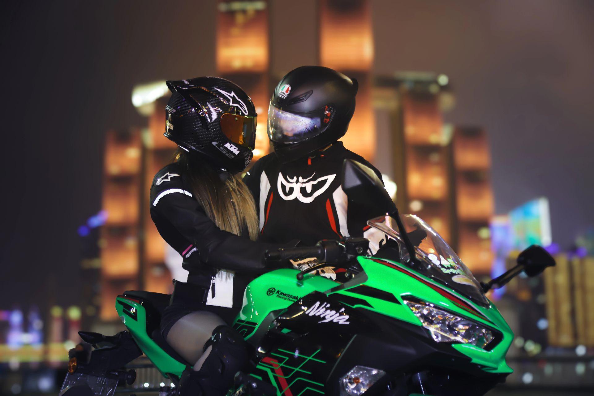 Chongqing: Motorrad-Nacht-Videoerlebnis