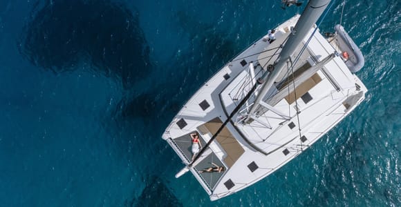 Heraklion: Catamaran Cruise to Dia Island with Lunch & Drinks