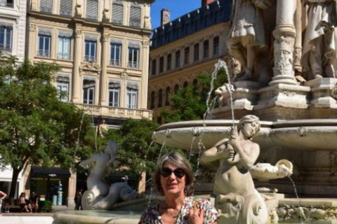 Lyon: Iconic Landmarks & Old Lyon Walking Tour (Tips-based)