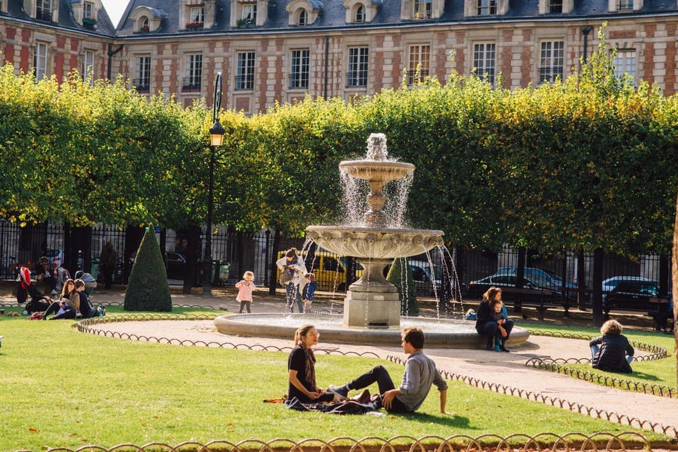 Parigi Tour Audio In App Di Place Des Vosges E Del Museo Hugo EN