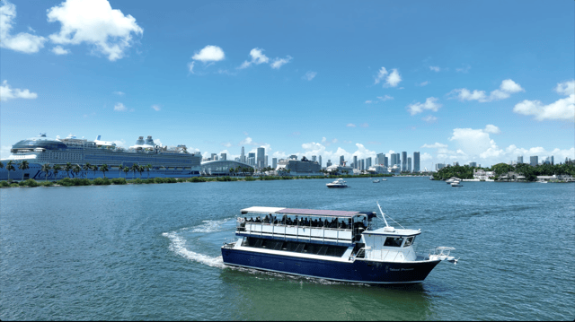 Tur cu barca prin Miami: casele milionarilor din Biscayne Bay