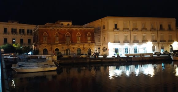 Siracusa Tour: Ortigia by Night in English