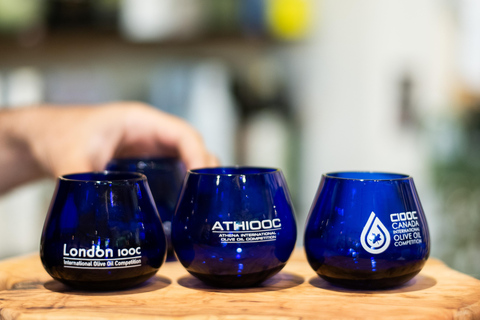 Olivenölverkostung in Athen