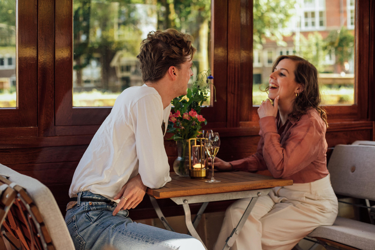 Amsterdam: Evening Lights Cruise incl. Cocktail & Waffle Evening Lights Cruise including Bites Box & Welcome Cocktail