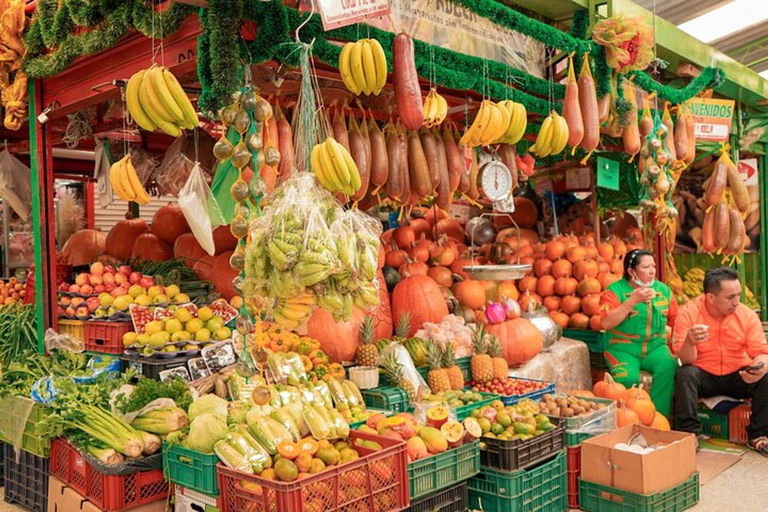 Tour gastronómico por Bogotá: frutas exóticas, mercado y almuerzo local