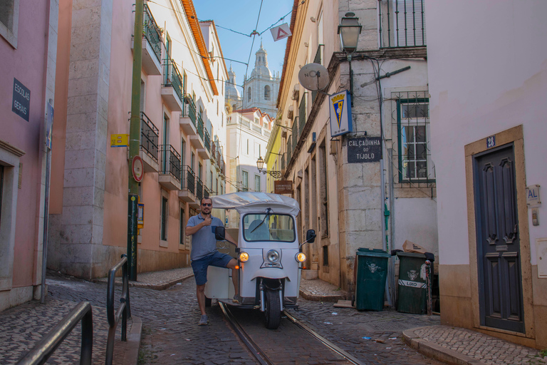Lisbona: Tour Tuk-Tuk in francese o tedesco con vera guida localeTour di 2 ore: Centro storico di Lisbona e centro città