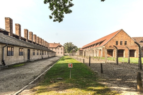 Auschwitz-Birkenau rondleiding en transfer vanuit KrakauGedeelde tour in het Duits met gedeelde pick-up