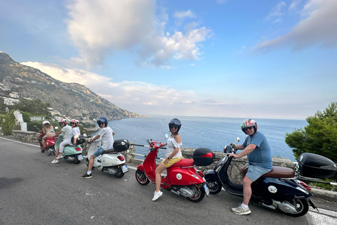 Von Ravello oder Salerno aus: Vespa Amalfiküste Tour mit Zwischenstopps