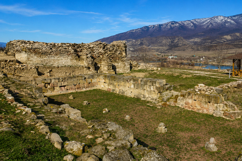 Tbilisi: Mtskheta Monasteries & Fortress. Half-Day Tour