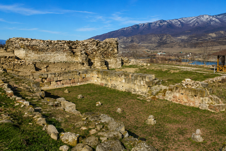 Tbilisi: Mtskheta Monasteries & Fortress. Half-Day Tour