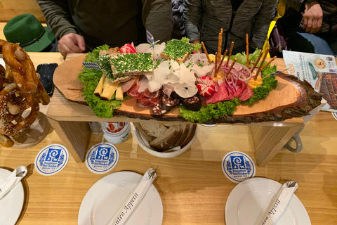 Oktoberfest Tour Munich for Newbies - Let's go together!