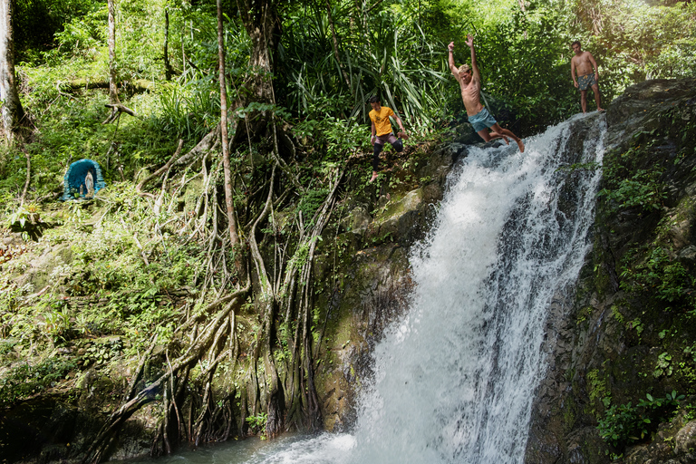 El Nido: Tour d&#039;avventura in jeepney con pranzo