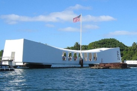 Oahu: héroes de Pearl Harbor, tour de un día completoOahu: héroes de Pearl Harbor, tour de 1 día opción Gold