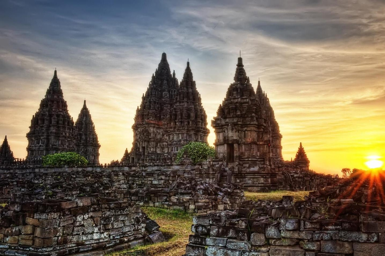 Yogyakarta City Tour; Kraton, Water Castle, Prambanan Sunset