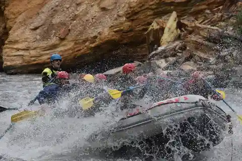 Canyon Run: Denali National Park Class IV Whitewater Rafting