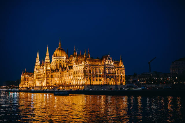 Budapest: Korlátlan pezsgőfogyasztással és panorámával járó hajókázás