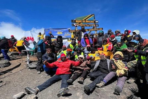 5 jours d&#039;ascension du Kilimandjaro par la voie Marangu