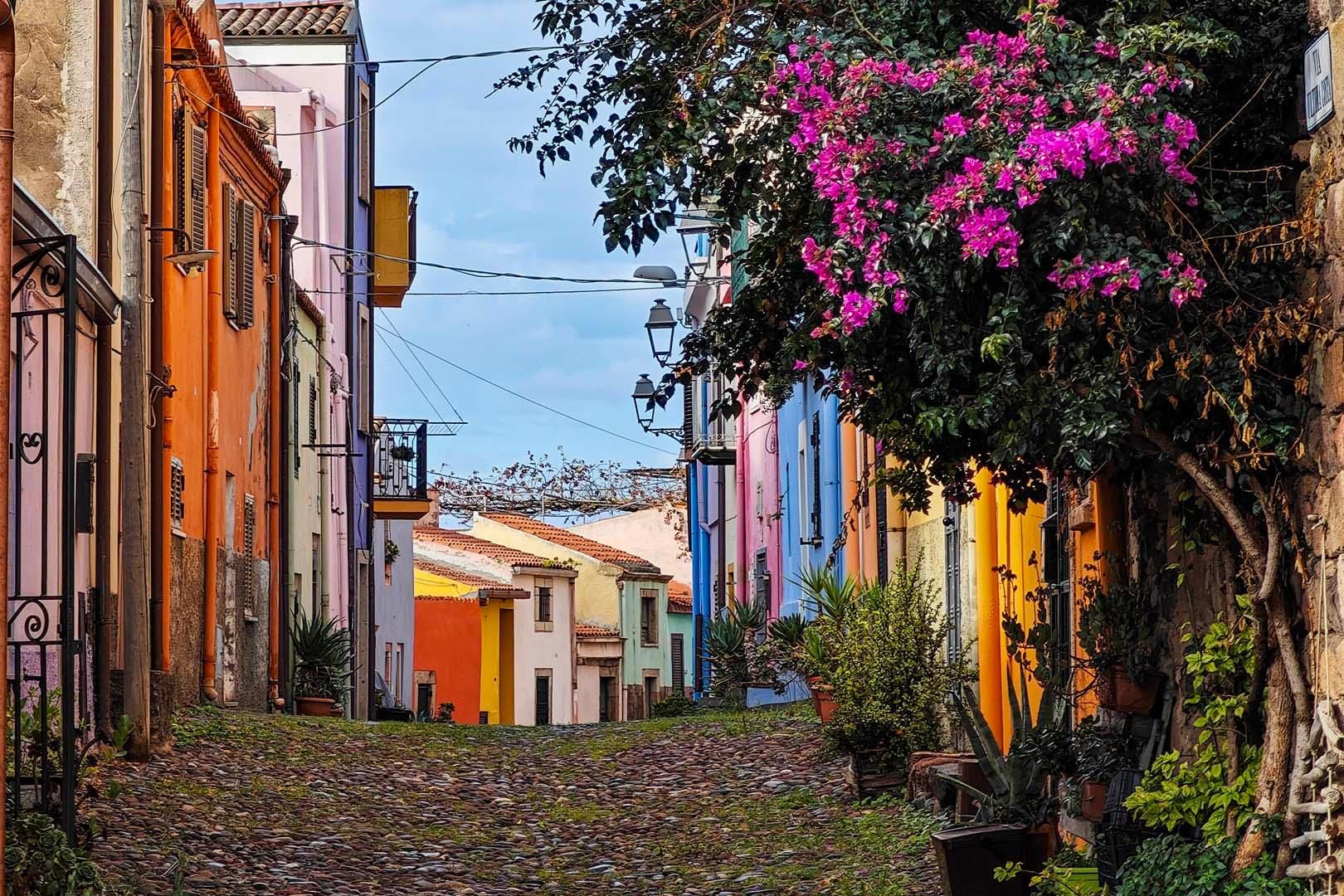 Die Farben von Bosa: Fotospaziergang mit Verkostung und Sonnenuntergang