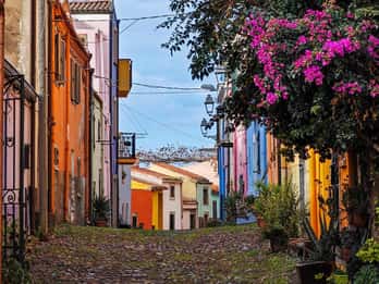 The colors of Bosa: photowalk with tasting and sunset