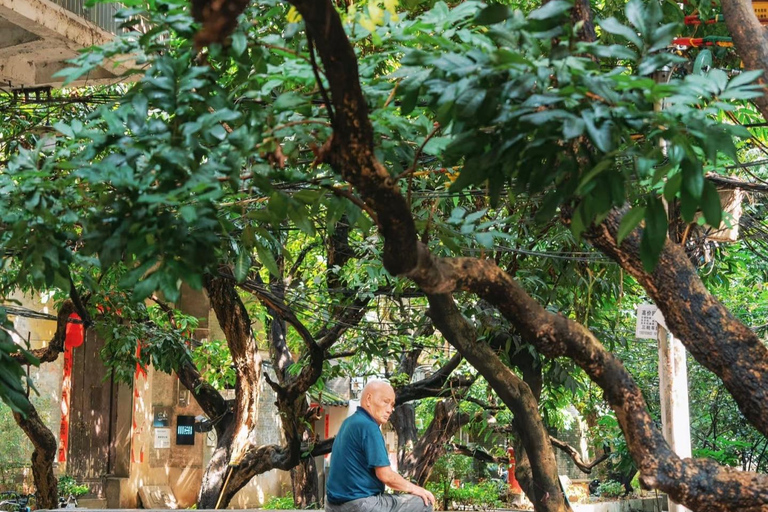 Guangzhou Local Life: Urban Village, Local Market & Old Town Guide for Spanish, French, Russian, Japanese, or Korean