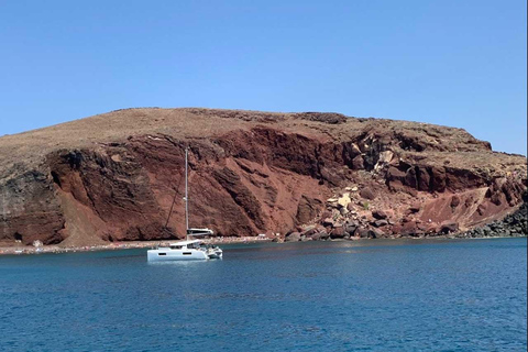 Santorini: Private Luxury Catamaran Cruise with Greek Meal