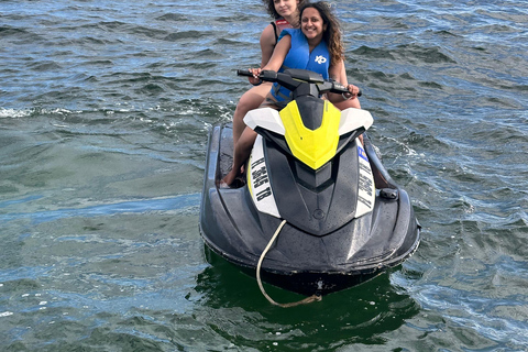 Motos acuáticas en Miami Beach + Paseo en barco gratis2 Motos de Agua, 2 Personas, 1 Hora + Paseo en Barco Gratis Todas las Tasas Pagadas