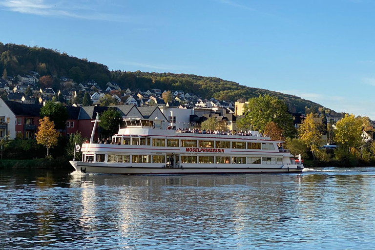 Bernkastel: Panorama boat tour 1 hour Lieser, Mülheim and back