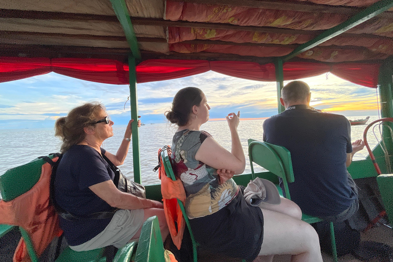 3 Days Temple Tour: Sunrise, Sunset, and Fishing Village