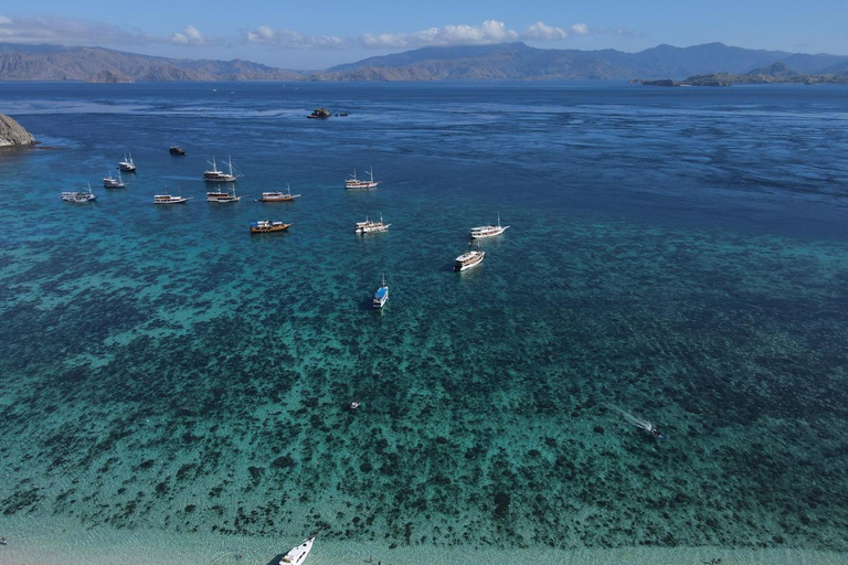 Labuan Bajo: Crociera di 2 giorni sull&#039;isola di Komodo con cabina privata