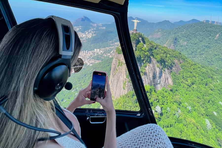 Rio de Janeiro: Hubschrauberflug Christus der Erlöser 30 min. Foto: GetYourGuide Rio de Janeiro: Hubschrauberflug Christus der Erlöser 30 min. Foto: GetYourGuide