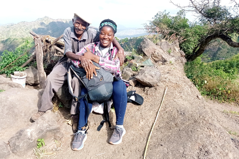Praia: Wycieczka Longueira - Pico Riba z piknikiemPraia: Wycieczka Longueira – Pico Riba z piknikiem