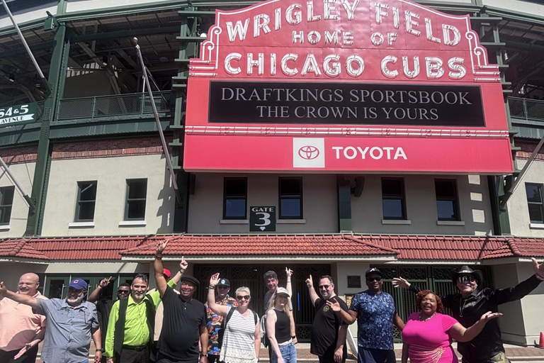 The Serial Killer & Iconic Chicago Landmarks Bus Tour