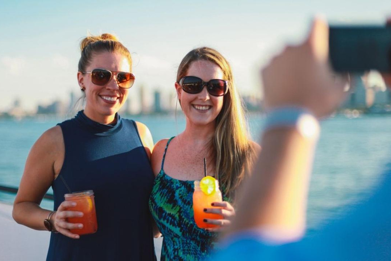 Chicago : croisière-dîner, déjeuner ou brunch sur le lacDéjeuner-croisière buffet de 2 h