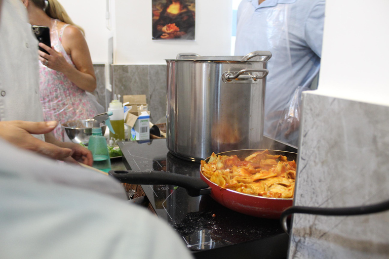 Neapol: lekcja gotowania makaronu i tiramisu z lokalnym szefem kuchni