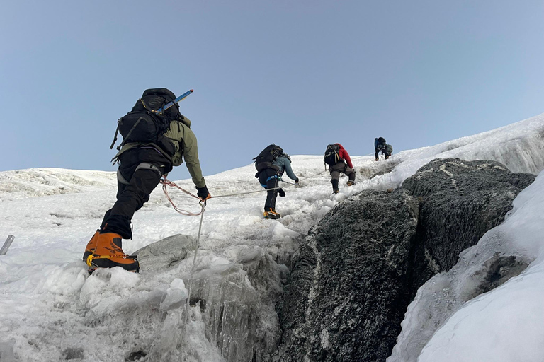 Ascensión al Pico de la Isla con EBC Trek - 17 DíasAscensión al Pico de la Isla con EBC Trek - 13 Días