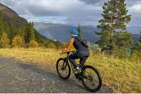 Utleie | E-Mountain Bike - Fulldempet