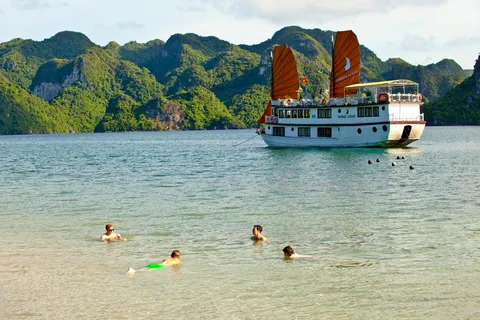 Desde Hanoi: crucero de lujo de 3 días Halong Explorer