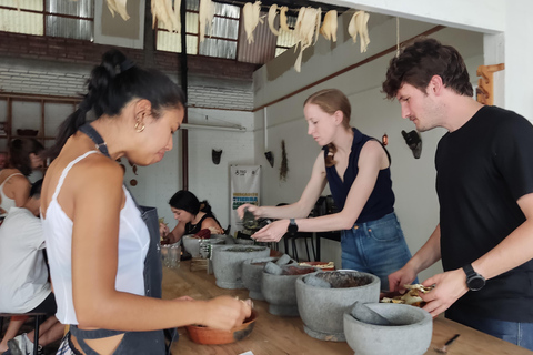 Prepare an Oaxacan Mole by a Traditional Cook.