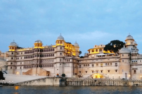 Delhi: 8 Days Golden Triangle with Udaipur or Pushkar Tour Tour with 5-Star Hotel Accommodation