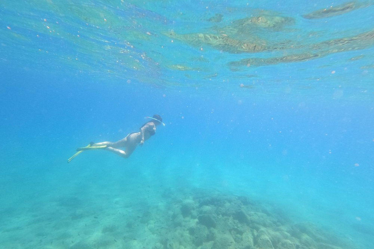 Chania: Tour in barca con guida per lo snorkelingChania: Tour in barca con trasferimenti e tour guidato di snorkeling