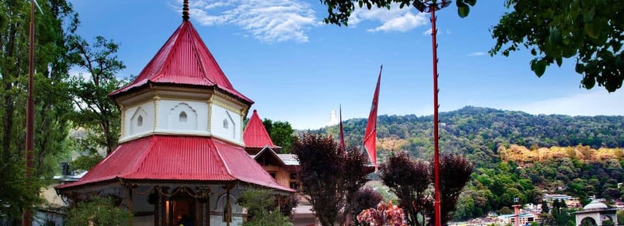 Nainital: Guided Spiritual Walking Tour with Tuk-Tuk Ride