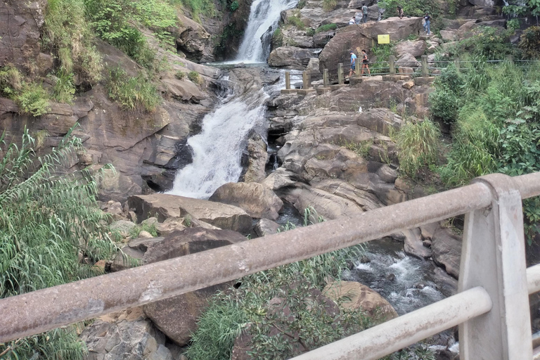 Ella : excursion d&#039;une journée tout compris aux cascades de Diyaluma et RavanaElla : Excursion d&#039;une journée tout compris aux chutes de Diyaluma et Ravana
