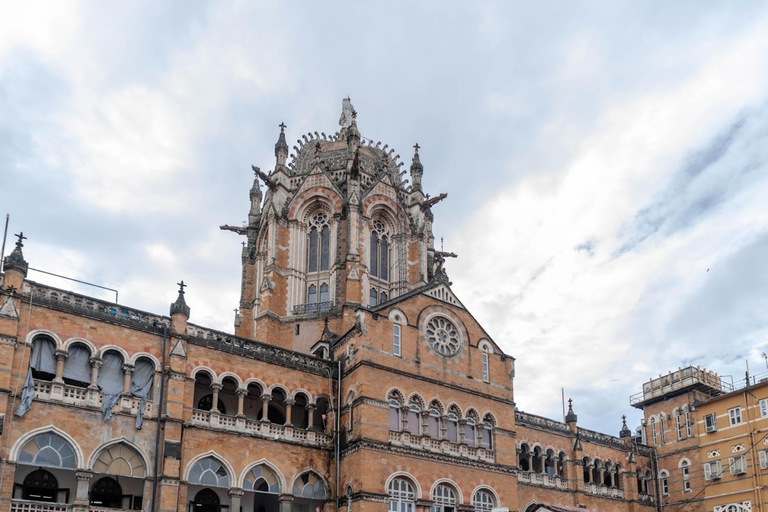 Mumbai: Excursão turística de dia inteiro ou de meio dia a MumbaiExcursão de meio dia às grutas de Kanheri com encontro