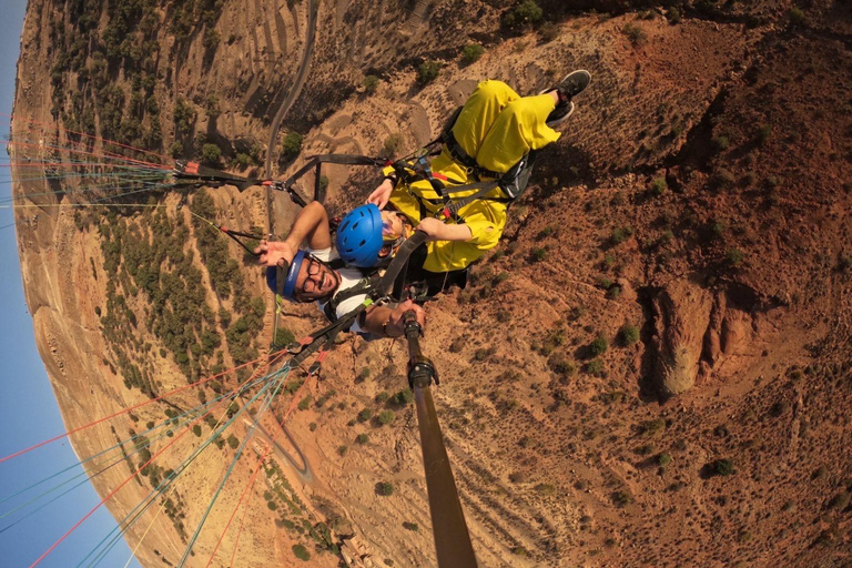 Marrakech: Parapente sobre el desierto de Agafay y vistas al monte Atlas