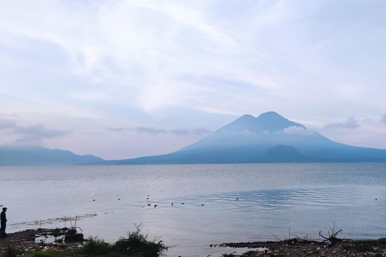 Desde Ciudad de Guatemala: Navegacion en Lago Atitlán y Visita a Iximché