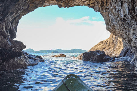 Hong Kong: Geopark Ninepin Group Kayaking Adventure Tour (Shared) Hong Kong: Geopark Ninepin Kayaking Adventure Tour